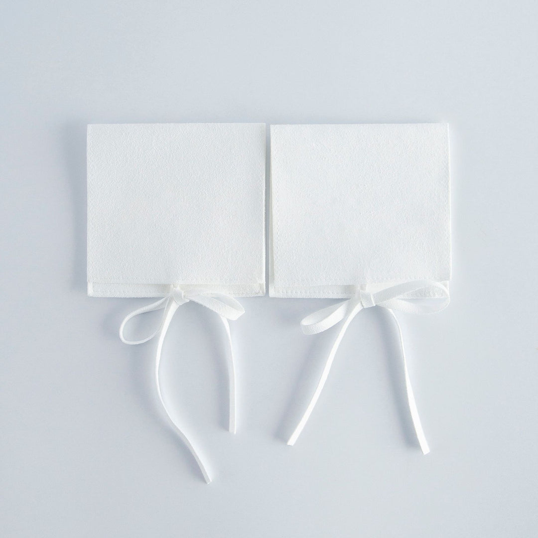 100pcs Wholesale Christmas Special Edition Microfiber Ribbon Closure Jewelry Pouches – Envelope-Flap Design with Embossed Christmas Pattern