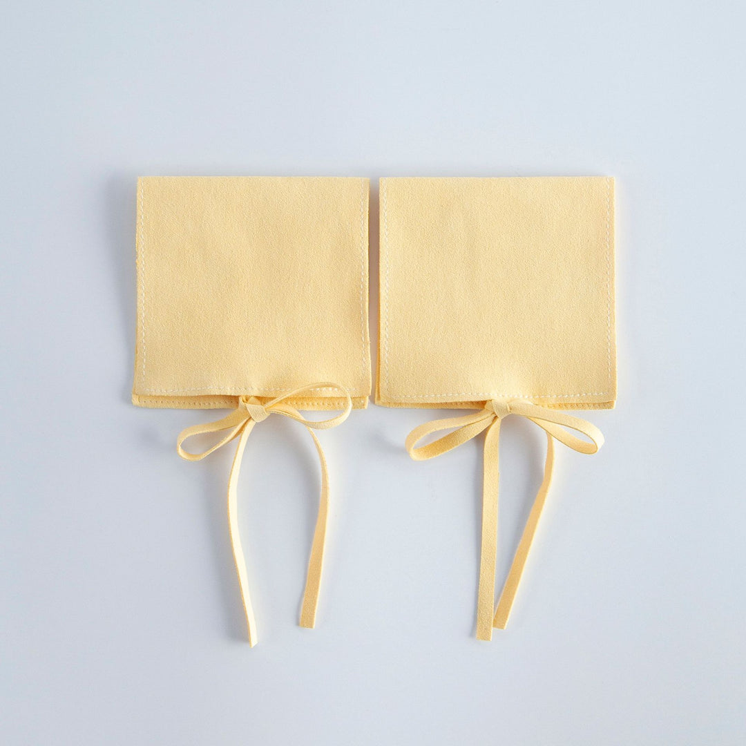 100pcs Wholesale Christmas Special Edition Microfiber Ribbon Closure Jewelry Pouches – Envelope-Flap Design with Embossed Christmas Pattern