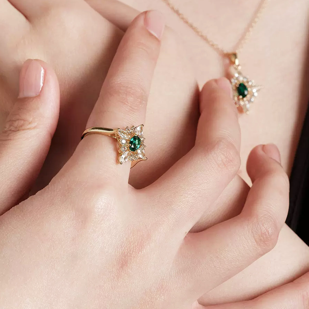 Siliice Jewelry - Emerald Series  Ring - Green Lab-grown Gemstones Ring For Women