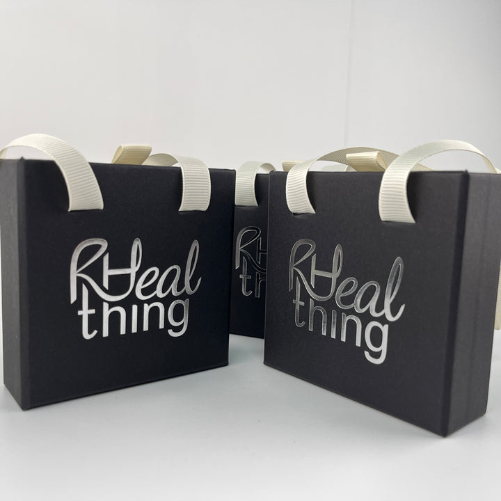 100pcs Custom Sliding Paper Drawer Jewelry Boxes with Ribbon Handle – Wholesale Handheld Jewelry Box, 3.54×3.54 in