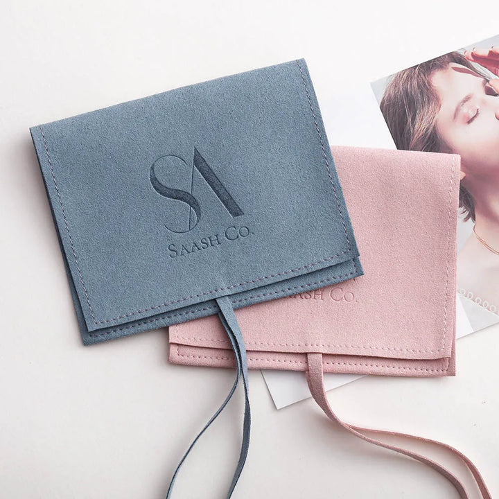 100pcs Wholesale Custom Jewelry Envelope Pouches – Rectangular Microfiber Bracelet, Earrings & Ring Bags with Flap & Embossed Logo