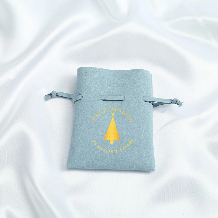 100pcs Wholesale Christmas Special Edition Microfiber Drawstring Jewelry Pouches – Holiday Gift with Gold-Foil Christmas Design