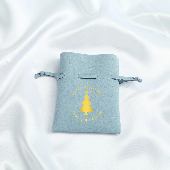 100pcs Wholesale Christmas Special Edition Microfiber Drawstring Jewelry Pouches – Holiday Gift with Gold-Foil Christmas Design