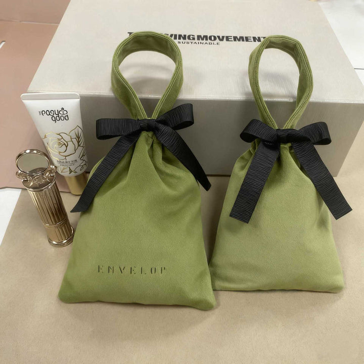 100pcs Custom Logo Velvet Drawstring Pouches with Long Handle – Handheld Gift Bags for Jewelry, Gifts, Cosmetics & Boutique Packaging