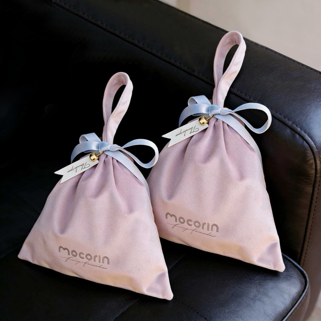 100pcs Custom Logo Velvet Drawstring Pouches with Long Handle – Handheld Gift Bags for Jewelry, Gifts, Cosmetics & Boutique Packaging