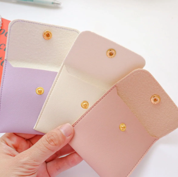 100pcs Wholesale Custom Faux Leather Jewelry Pouches with Embossed Logo – Snap Button Gift Bags for Rings, Earrings, Bracelets & Necklace Packaging