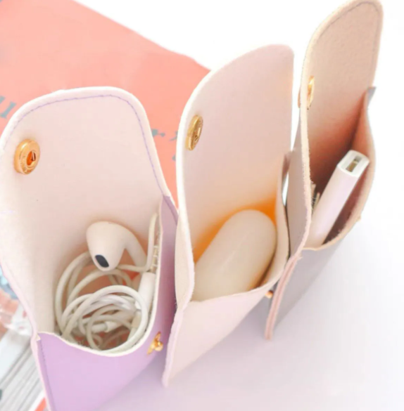 100pcs Wholesale Custom Faux Leather Jewelry Pouches – PU Gift Bags with Snap Button & Logo for Rings, Earrings & Necklaces