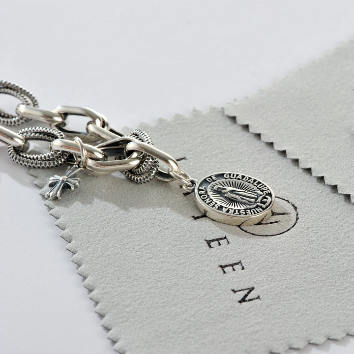 Accessories Wholesale: Custom Logo Embossed Microfiber Silver Polishing Cloth – Jewelry Cleaning & Maintenance for Rings, Necklaces, Earrings, Bracelets