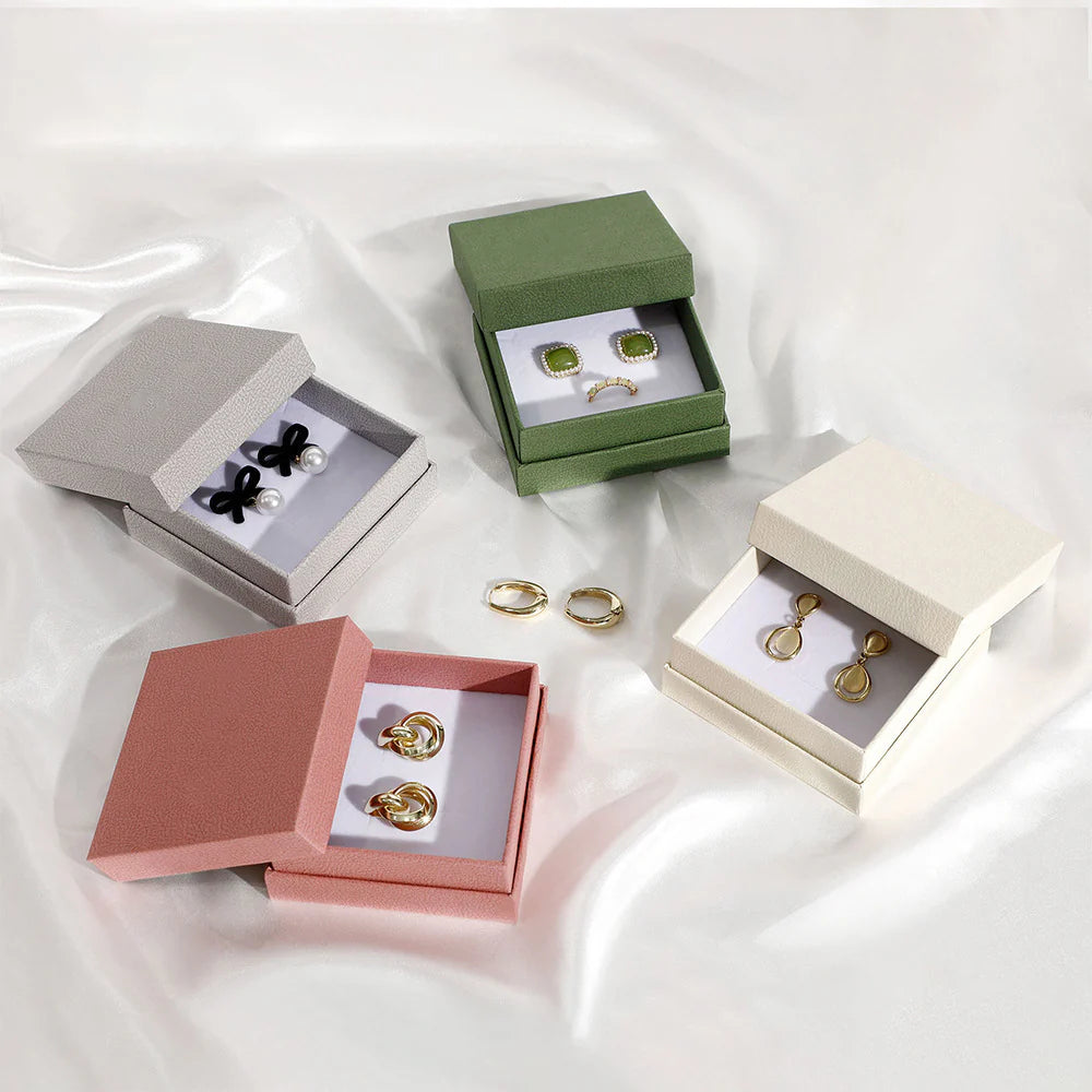 100pcs Custom Logo Rigid Jewelry Boxes – Lid & Base Necked (Shoulder) Style for Luxury Brand Packaging & Presentation